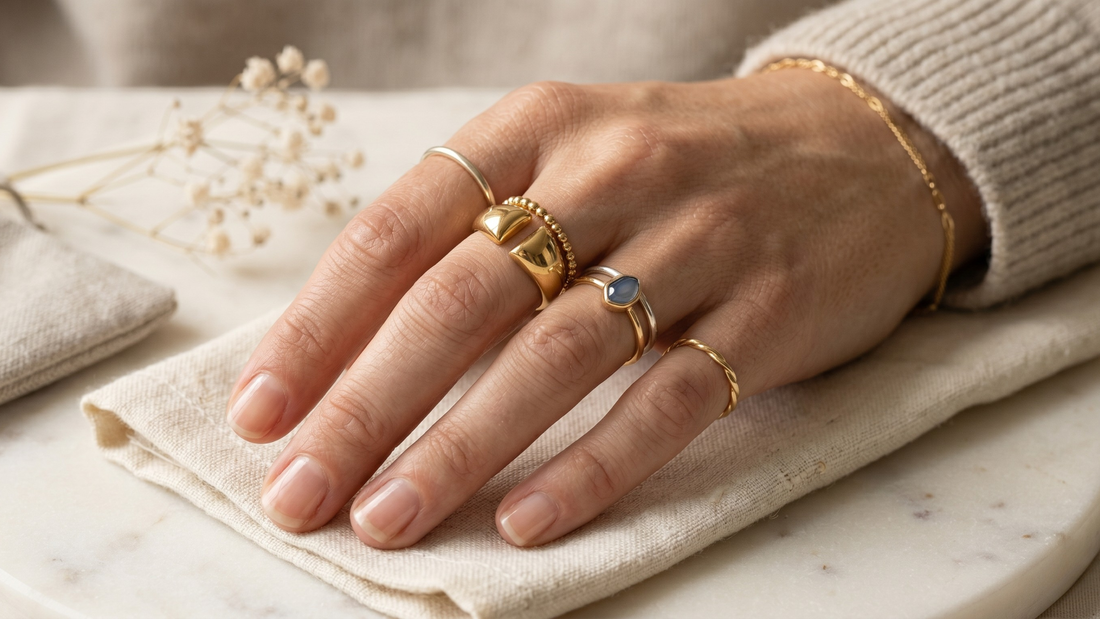 How to stack rings — complete 2026 guide with combinations and finger placement by Clarabelle