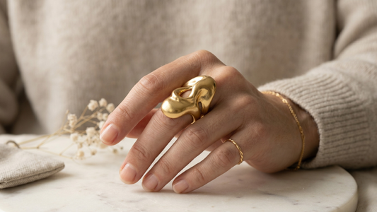 Statement rings — how to wear them without overthinking guide by Clarabelle