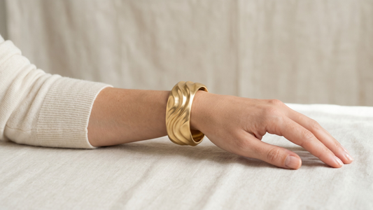 Statement bangles how to wear one piece boldly — 2026 guide by Clarabelle