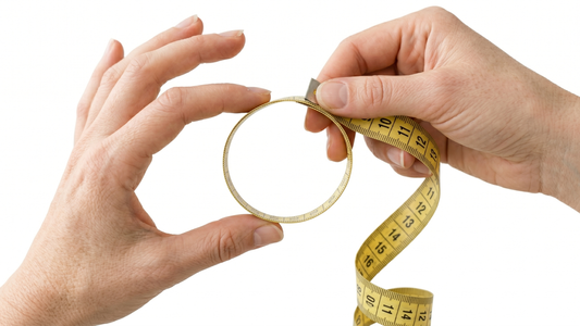 How to find your bracelet size — complete guide with wrist measurement methods by Clarabelle