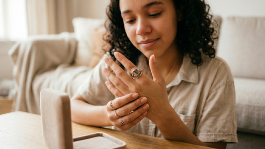The engagement ring alternative — jewellery for modern relationships complete guide by Clarabelle