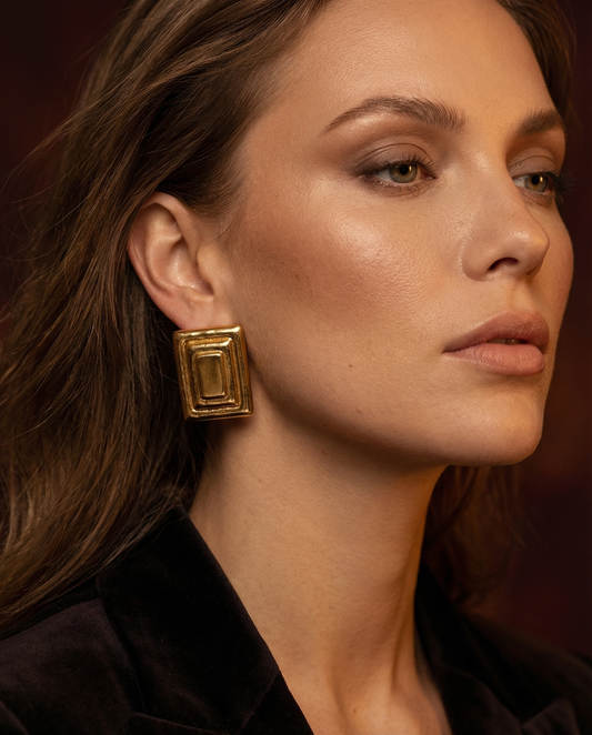 Timeless earrings vs trend earrings comparison — what jewellery is worth buying by Clarabelle