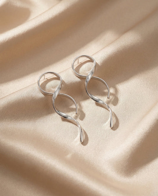 Minimalist earrings — the beauty of simple elegant jewellery by Clarabelle