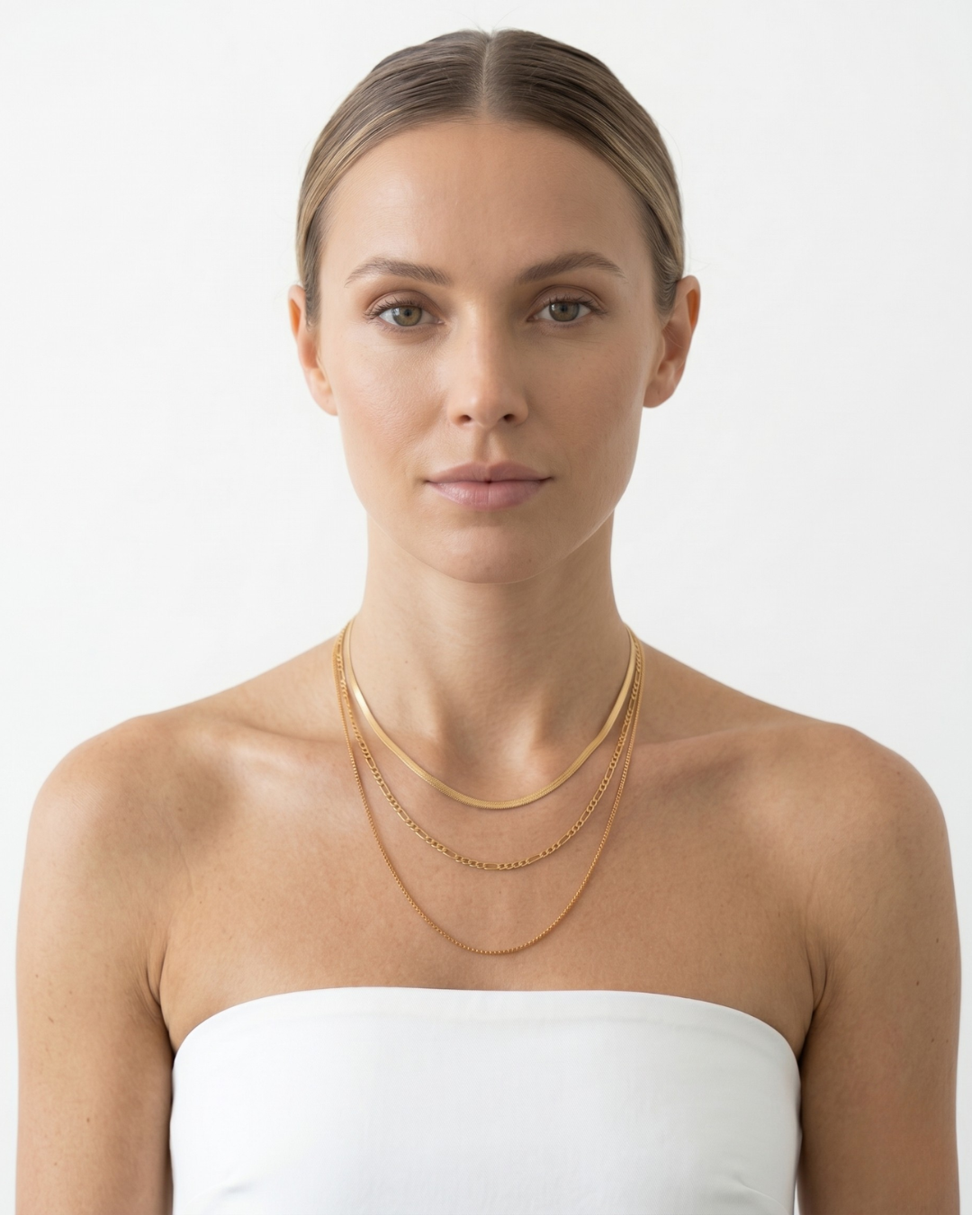 clarabelle model using Copenhagen Necklace 